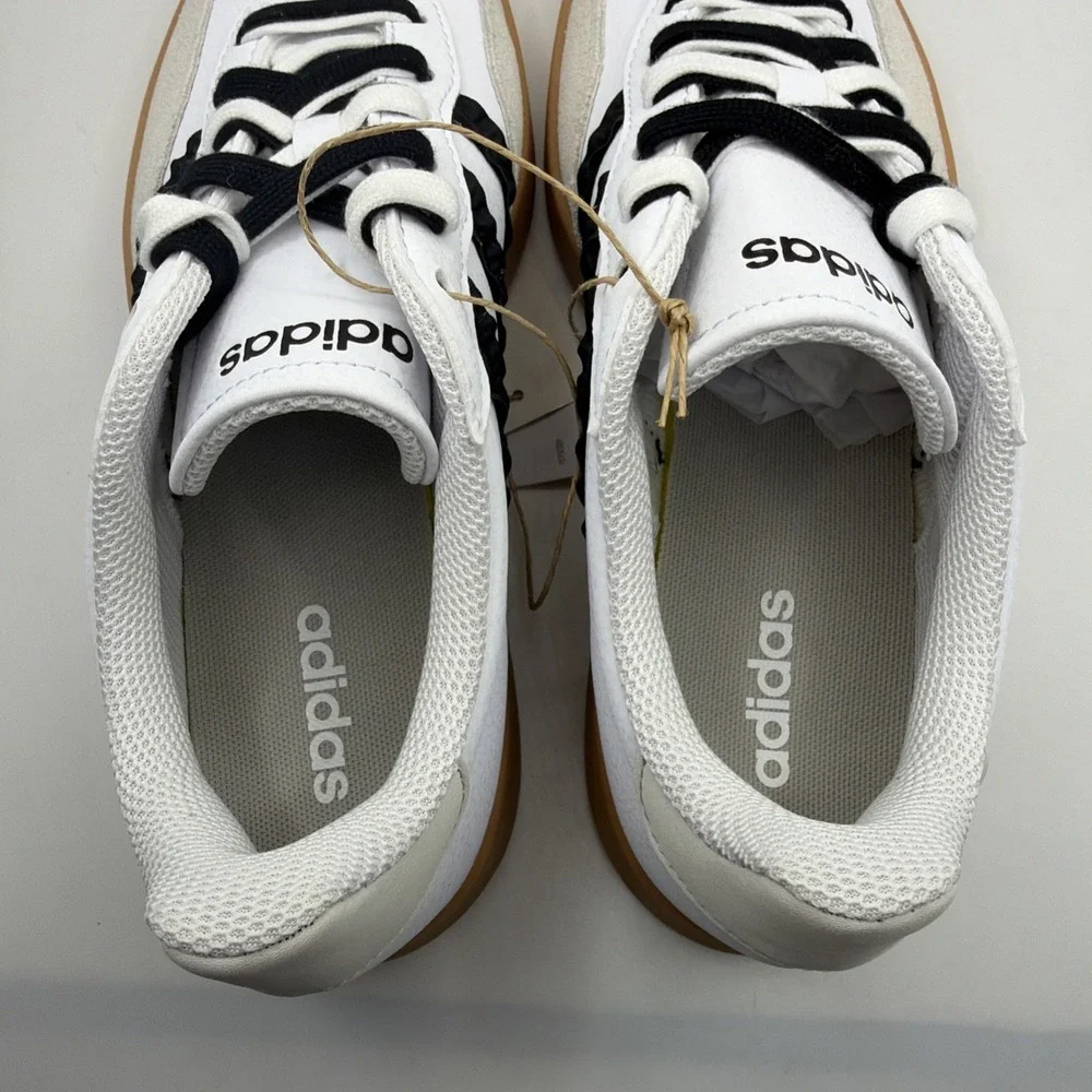 Adidas Women‎ White Black Gum Sole Low Top Striped Athletic Sneakers . Size 6.5